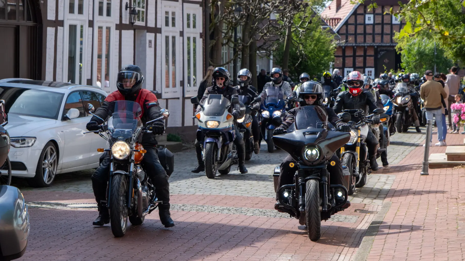 1200 Motorräder für mehr Sicherheit